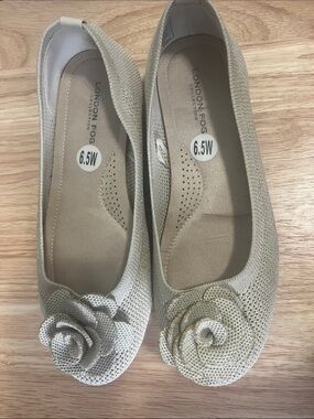 London Fog Cream Knit Rosette Ballet Flats